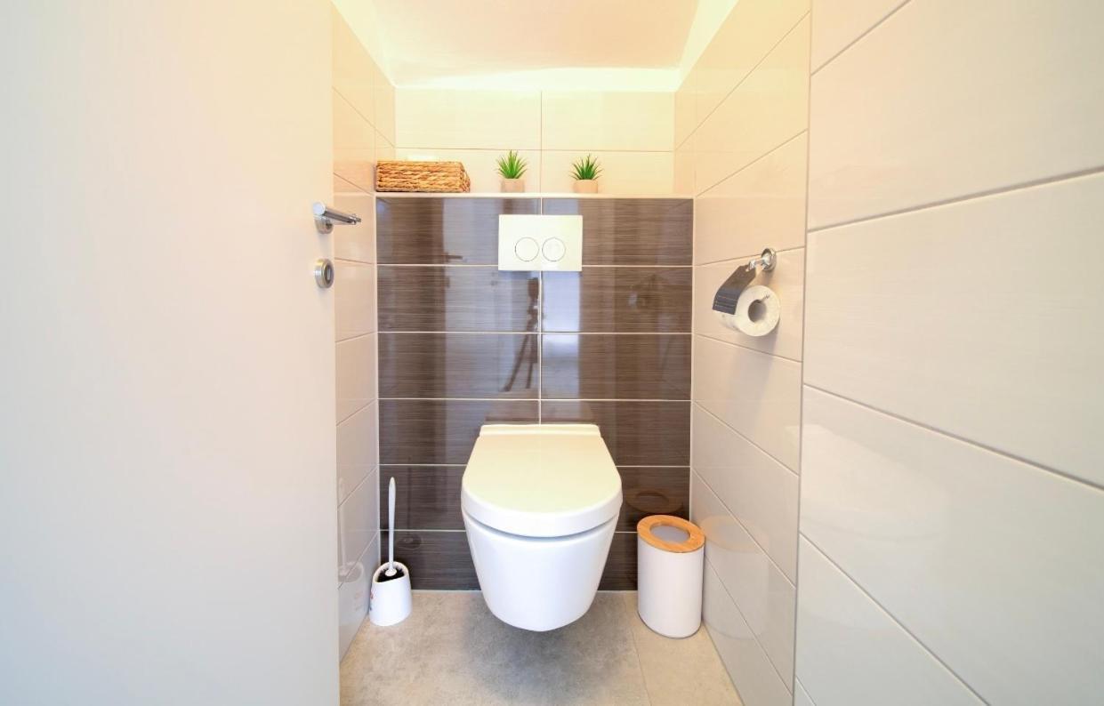 Apartment Sasso Bianco With The Private Pool Njivice Exterior photo