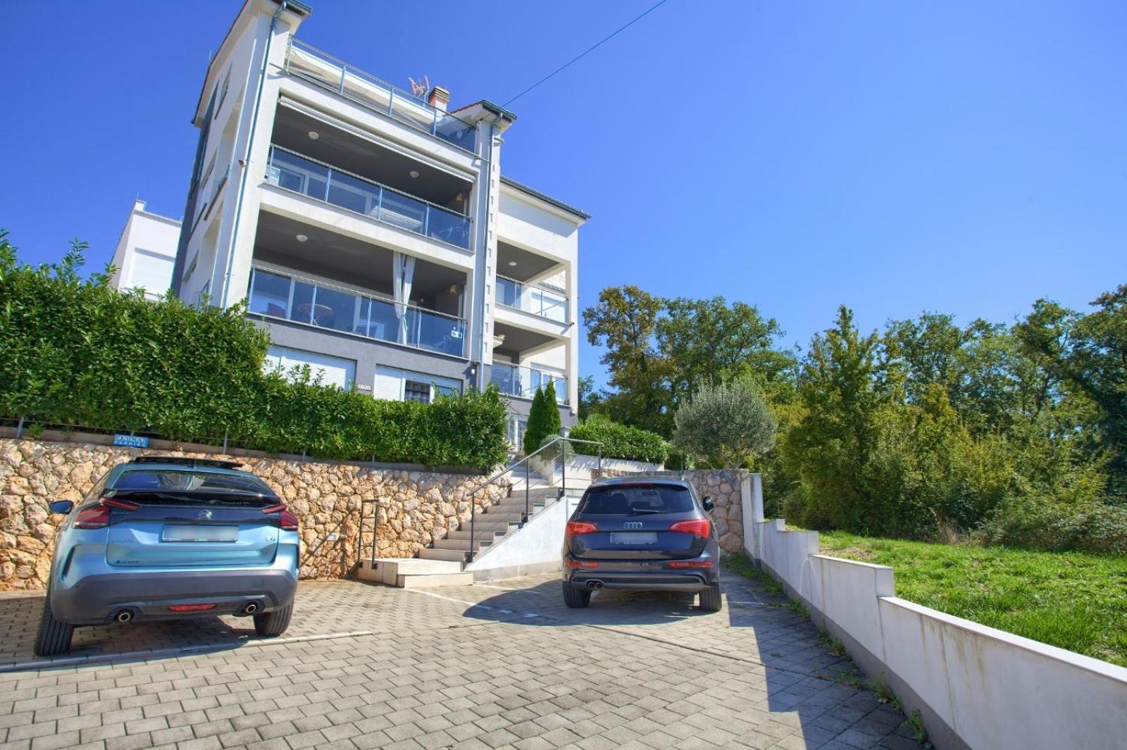 Apartment Sasso Bianco With The Private Pool Njivice Exterior photo