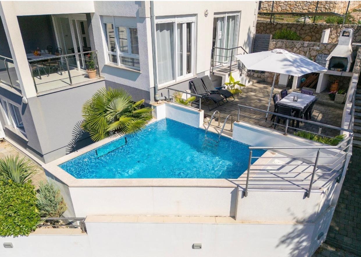 Apartment Sasso Bianco With The Private Pool Njivice Exterior photo